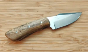 Little Chubby #442 brushed 1095 high-carbon steel knife with Florida Pignut Hickory scales and mosaic star pins